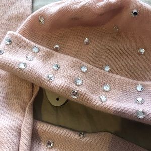 Nwt Cashmere 2 pc winter set holt renfrew